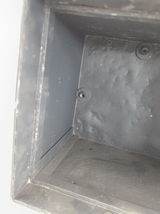 Gehäuse zum Tornister Empfänger Berta ( Torn. E.b ) der Wehrmacht. Überlackiert