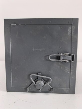 Gehäuse zum Tornister Empfänger Berta ( Torn. E.b ) der Wehrmacht. Überlackiert