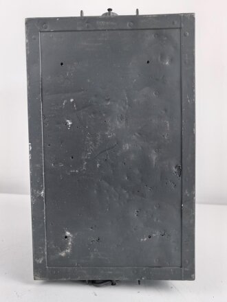 Gehäuse zum Tornister Empfänger Berta ( Torn. E.b ) der Wehrmacht. Überlackiert