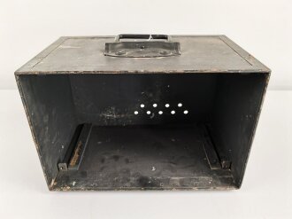 Gehäuse in der Größe eines Tornister Empfänger Berta ( Torn. E.b ) der Wehrmacht. Ungereinigt, Originallack