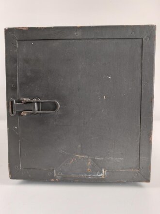 Gehäuse in der Größe eines Tornister Empfänger Berta ( Torn. E.b ) der Wehrmacht. Ungereinigt, Originallack