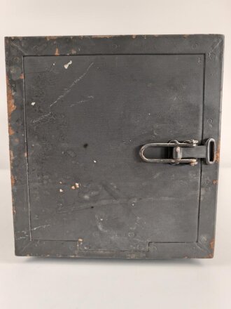 Gehäuse in der Größe eines Tornister Empfänger Berta ( Torn. E.b ) der Wehrmacht. Ungereinigt, Originallack