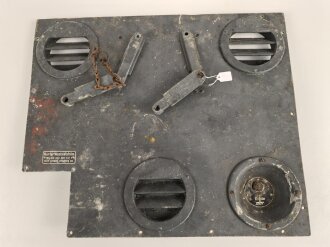 Original lackierte Leichtmetallabdeckung Wehrmacht. Originallack, Maße 41 x 49cm