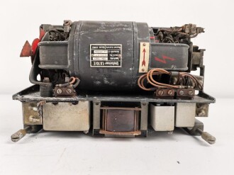 Luftwaffe, Umformer U.10/E, Ln 27377 für Fu.G 10. Originallack, die Gehäuseschrauben fehlen, Funktion nicht geprüft