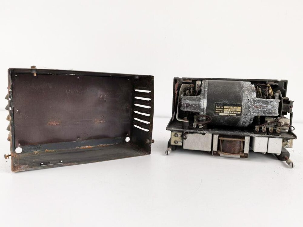 Luftwaffe, Umformer U.10/E, Ln 27377 für Fu.G 10. Originallack, Unger