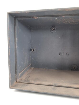 Gehäuse zum Tornister Empfänger Berta ( Torn. E.b ) der Wehrmacht. Ungereinigt, Originallack ?