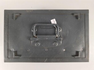 Gehäuse zum Tornister Empfänger Berta ( Torn. E.b ) der Wehrmacht. Ungereinigt, Originallack ?