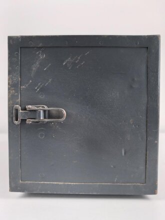 Gehäuse zum Tornister Empfänger Berta ( Torn. E.b ) der Wehrmacht. Ungereinigt, Originallack ?