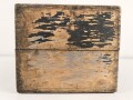 Zubehör / Ersatzteilkasten , höchstwahrscheinlich für Kriegsmarine Funkgeräte. Maße 22 x 29 x 19cm. Originallack, ungereinigtes Stück