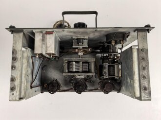 Kasernen Funk Übungsgerät 42 , Sender. Originallack, Funktion nicht geprüft