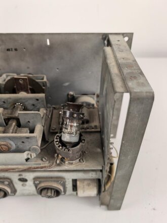 Luftwaffe, Kasernen Funkübungsgerät 42  Empfänger FüG-E , Originallack, Gehäuseschrauben fehlen, Funktion nicht geprüft
