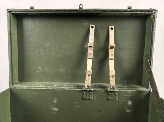 Russland, Funkgerät R-107 aus der Zeit des kalten Krieg. Im Transportkasten mit Zubehör. Funktion nicht geprüft