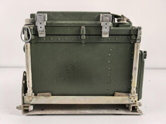 Russland, Funkgerät R-107 aus der Zeit des kalten Krieg. Im Transportkasten mit Zubehör. Funktion nicht geprüft