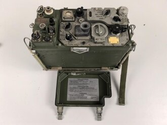 Russland, Funkgerät R-107 aus der Zeit des kalten Krieg. Im Transportkasten mit Zubehör. Funktion nicht geprüft