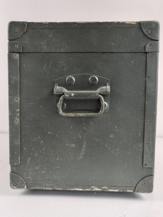 Russland, Funkgerät R-107 aus der Zeit des kalten Krieg. Im Transportkasten mit Zubehör. Funktion nicht geprüft