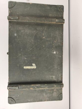 Russland, Funkgerät R-107 aus der Zeit des kalten Krieg. Im Transportkasten mit Zubehör. Funktion nicht geprüft