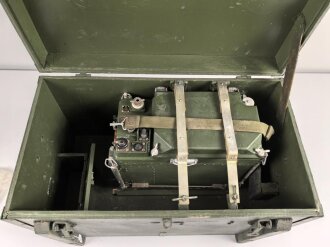 Russland, Funkgerät R-107 aus der Zeit des kalten Krieg. Im Transportkasten mit Zubehör. Funktion nicht geprüft