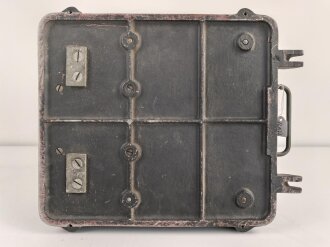 Umformer U.20 aS Wehrmacht. Verwendet in Fahrzeugen als Kraftquelle des 20 Watt Sender b im Gerätesatz Fu 18 ( Sonder KFZ 251/14. Originallack, Funktion nicht geprüft