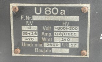 Umformer U.80a Wehrmacht. Verwendet in Fahrzeugen als Kraftquelle des 80 Watt Sender  im Gerätesatz Fu 12  in Panzerspähwagen. Originallack, Funktion nicht geprüft, datiert 1943