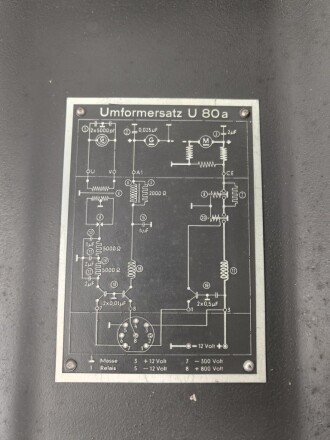 Umformer U.80a Wehrmacht. Verwendet in Fahrzeugen als Kraftquelle des 80 Watt Sender  im Gerätesatz Fu 12  in Panzerspähwagen. Originallack, Funktion nicht geprüft, datiert 1943