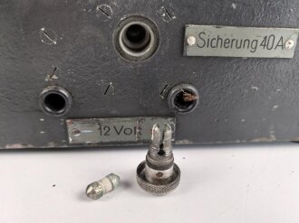 Umformer U.30a Wehrmacht. Verwendet in Fahrzeugen als Kraftquelle des 30 Watt Sender a .Originallack, Funktion nicht geprüft, datiert 1937