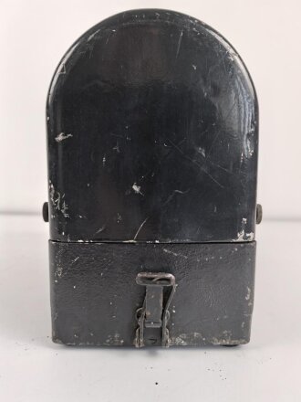 Umformer U.30a Wehrmacht. Verwendet in Fahrzeugen als Kraftquelle des 30 Watt Sender a .Originallack, Funktion nicht geprüft, datiert 1937