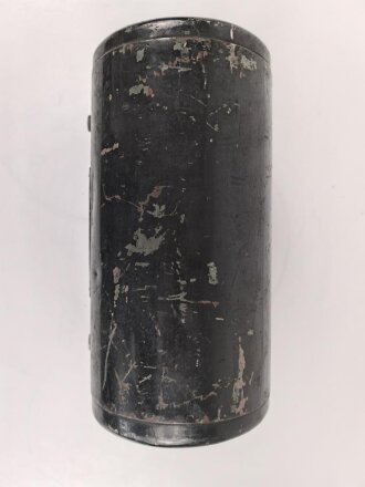 Umformer U.30a Wehrmacht. Verwendet in Fahrzeugen als Kraftquelle des 30 Watt Sender a .Originallack, Funktion nicht geprüft, datiert 1937