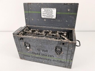 Wehrmacht, Nickelsammler " 12 NC 26 " Guter Gesamtzustand, Originallack. Funktion nicht geprüft, Deckel schliesst, lässt sich aber nicht verschliessen. Versand nur auf Palette