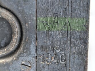 Wehrmacht, Nickelsammler " 12 NC 26 " Guter Gesamtzustand, Originallack. Funktion nicht geprüft, Deckel schliesst, lässt sich aber nicht verschliessen. Versand nur auf Palette