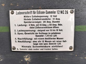 Wehrmacht, Nickelsammler " 12 NC 26 " Guter Gesamtzustand, Originallack. Funktion nicht geprüft, Deckel schliesst, lässt sich aber nicht verschliessen. Versand nur auf Palette