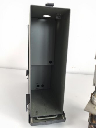 Funksprechgerät a1 " Fusp. a1" Wehrmacht, datiert 1938. Gerät Nummer 1188. Extrem seltenes Stück, das Gesamte Gehäuse  ist ein sehr guter, neuzeitlicher Nachbau.