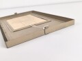 Gehäusedeckel zum Tornister Empfänger Berta der Wehrmacht. Neuzeitlich lackiert, der Beladeplan ist höchstwahrscheinlich neuzeitlich