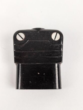 Steckverbindung Wehrmacht aus dunkelbrauner Preßmasse. Max Breite 42mm