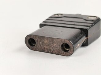 Steckverbindung Wehrmacht aus dunkelbrauner Preßmasse. Max Breite 42mm