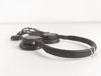 Doppelfernhörer f datiert 1945. Kabel unrichtig ergänzt