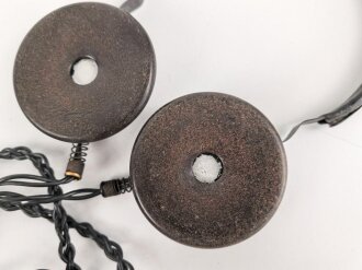 Doppelfernhörer f datiert 1945. Kabel unrichtig ergänzt
