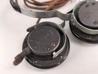 Doppelfernhörer f datiert 1943. Stecker unrichtig ergänzt