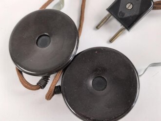 Doppelfernhörer f datiert 1943. Stecker unrichtig ergänzt