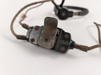 Funk Kehlkopfmikrofon mit Umschalter (Fu)b und dreipoligem Stecker , Funktion nicht geprüft