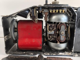 Feldfernsprecher 33 Wehrmacht, datiert 1939. Funktion nicht geprüft