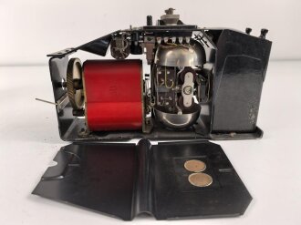 Feldfernsprecher 33 Wehrmacht, datiert 1939. Funktion nicht geprüft