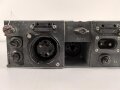 Netzteil zum Luft-Boden Einheitsempfänger E52 " Köln" der Luftwaffe. Originallack, Funktion nicht geprüft