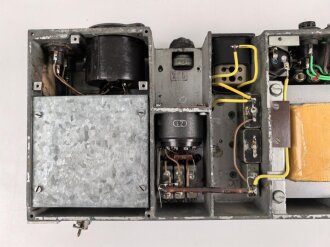 Netzteil zum Luft-Boden Einheitsempfänger E52 " Köln" der Luftwaffe. "Restauriertes Stück", Funktion nicht geprüft