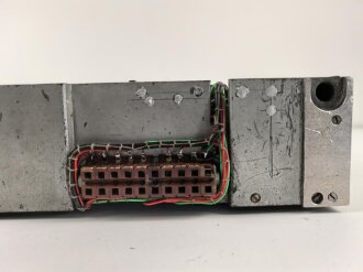 Netzteil zum Luft-Boden Einheitsempfänger E52 " Köln" der Luftwaffe. "Restauriertes Stück", Funktion nicht geprüft