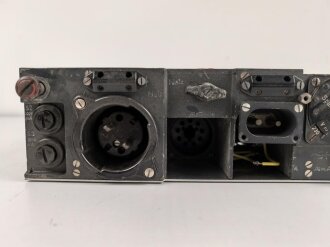 Netzteil zum Luft-Boden Einheitsempfänger E52 " Köln" der Luftwaffe. "Restauriertes Stück", Funktion nicht geprüft