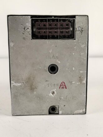 Baugruppe mit Abschirmblech zum Luft-Boden Einheitsempfänger E52 a " Köln" der Luftwaffe. Funktion nicht geprüft