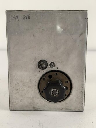 Baugruppe mit Abschirmblech zum Luft-Boden Einheitsempfänger E52 a " Köln" der Luftwaffe. Funktion nicht geprüft