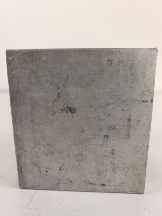 Baugruppe mit Abschirmblech zum Luft-Boden Einheitsempfänger E52 a " Köln" der Luftwaffe. Funktion nicht geprüft