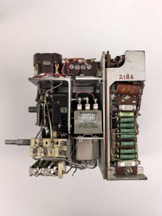 Baugruppe mit Abschirmblech zum Luft-Boden Einheitsempfänger E52 a " Köln" der Luftwaffe. Funktion nicht geprüft