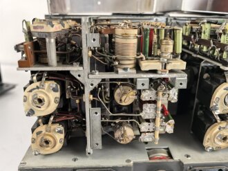 Luft-Boden Einheitsempfänger E52 a " Köln" der Luftwaffe. Optik gut, Funktion nicht geprüft